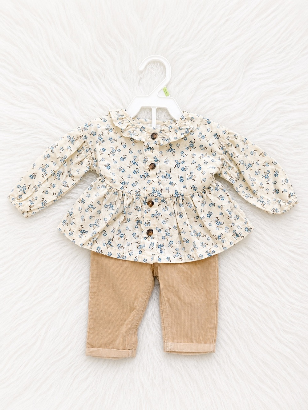 Carter’s Baby Girl 2 Piece Outfit Floral Top Tan Pants 3M Never Worn